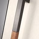 GB1400E Holz Hell Teak, Edelstahl RAL 9005 tiefschwarz GB1400E Holz Hell Teak, Edelstahl RAL 9005 tiefschwarz